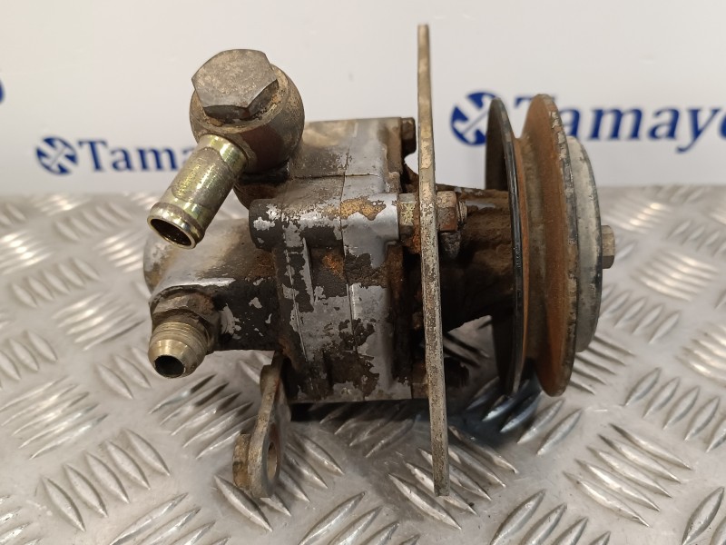 Recambio de bomba servodireccion para mercedes-benz mb 120 2.4d referencia OEM IAM 616963  OM616963