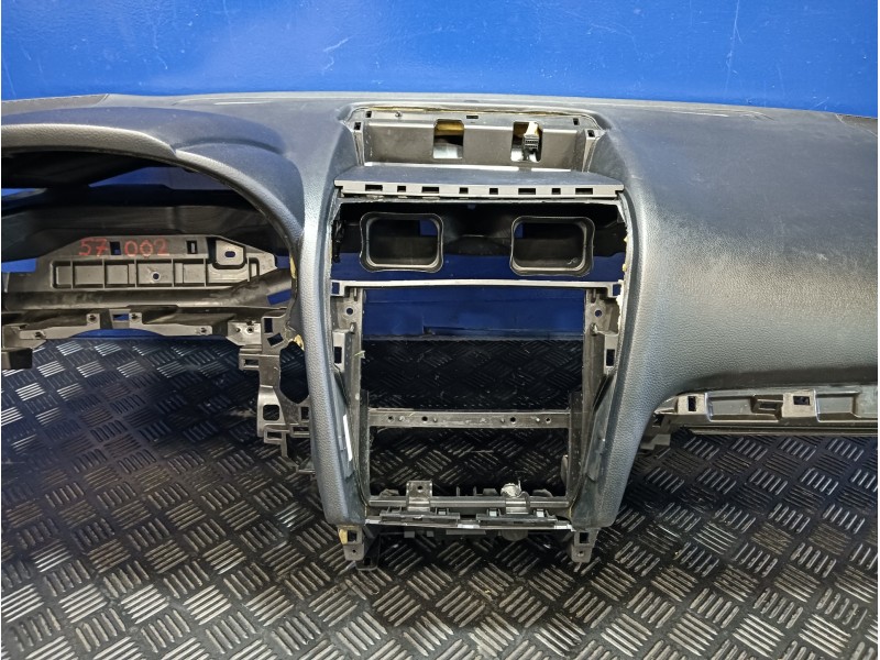 Recambio de salpicadero para subaru xv 2.0 cat referencia OEM IAM 66040FJ010  