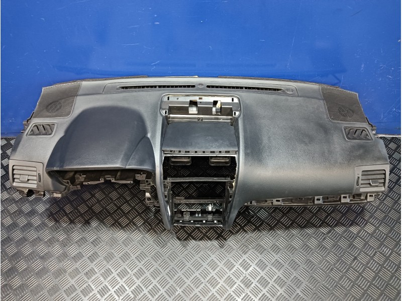 Recambio de salpicadero para subaru xv 2.0 cat referencia OEM IAM 66040FJ010  