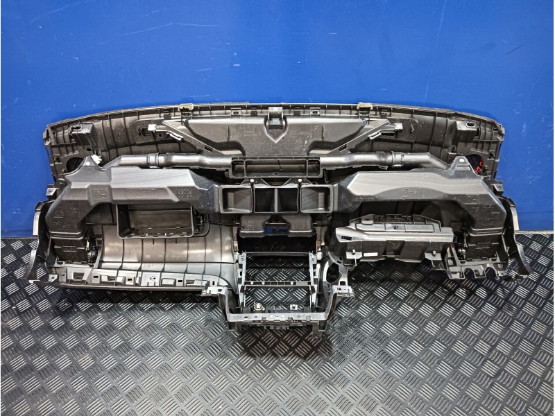 Recambio de salpicadero para subaru xv 2.0 cat referencia OEM IAM 66040FJ010  
