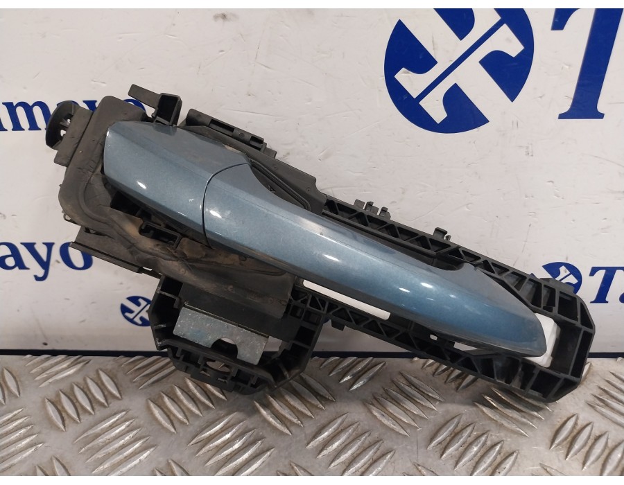 Recambio de maneta exterior delantera derecha para mercedes-benz clase gla (w156) referencia OEM IAM A2047601800 05080801 A15676