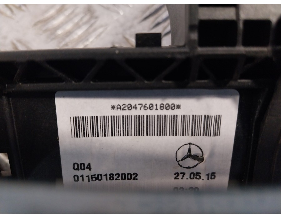 Recambio de maneta exterior delantera derecha para mercedes-benz clase gla (w156) referencia OEM IAM A2047601800 05080801 A15676