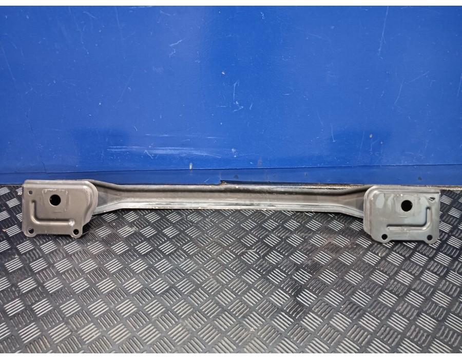 Recambio de refuerzo paragolpes trasero para ford fiesta (ccn) 1.25 16v cat referencia OEM IAM 8V5117912BH  KA8587900011