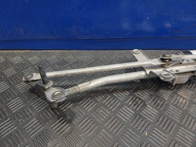 Recambio de motor limpia delantero para mercedes-benz vito kasten (639) referencia OEM IAM A6398200140  405148