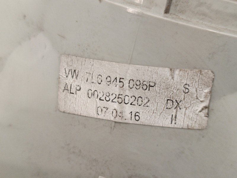 Recambio de piloto trasero derecho para volkswagen touareg (7la) 2.5 tdi referencia OEM IAM 7L6945096P  