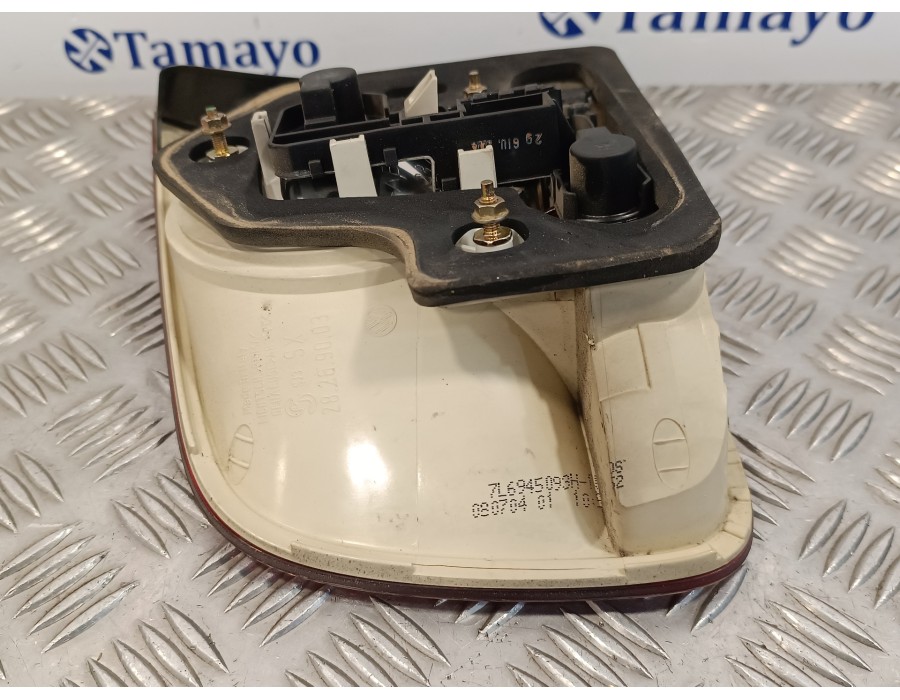 Recambio de piloto trasero izquierdo interior para volkswagen touareg (7la) 2.5 tdi referencia OEM IAM 7L6945093H  28269003