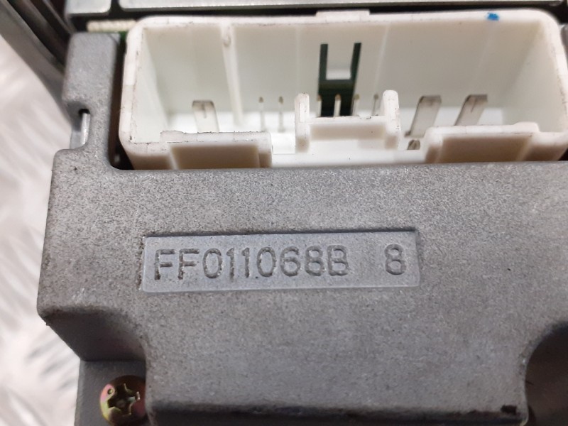 Recambio de sistema audio / radio cd para mazda 6 monovolumen (gy) 2.0 diesel cat referencia OEM IAM GJ6G66DSXG02 FG012724 FG012