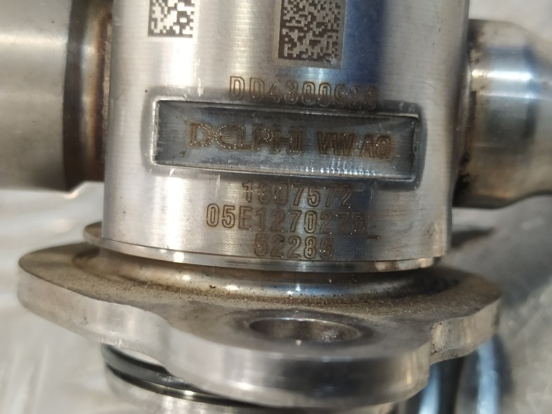 Recambio de bomba combustible para volkswagen t-roc 1.5 16v tsi act referencia OEM IAM 05E127027D  