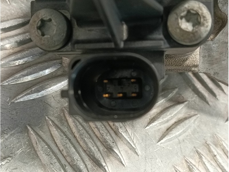 Recambio de valvula egr para land rover discovery sport referencia OEM IAM 5027643201 704924100 G4D39D475BB