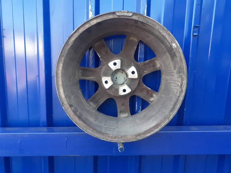 Recambio de llanta para peugeot 1007 1.4 referencia OEM IAM 9649523180  