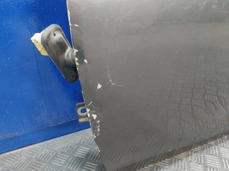 Recambio de puerta delantera izquierda para peugeot 208 1.2 12v vti referencia OEM IAM   