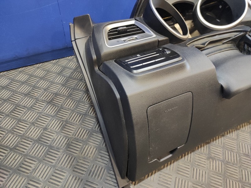 Recambio de salpicadero para ssangyong tivoli premium 4x2 referencia OEM IAM   