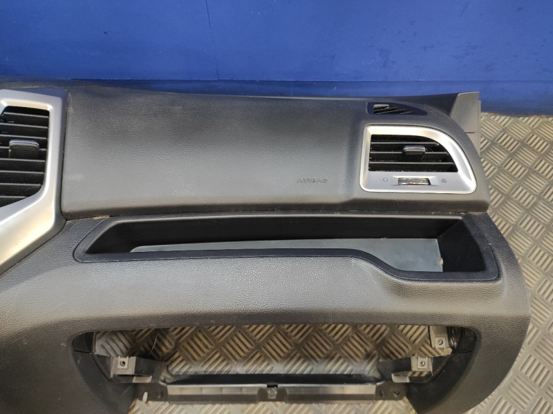 Recambio de salpicadero para ssangyong tivoli premium 4x2 referencia OEM IAM   