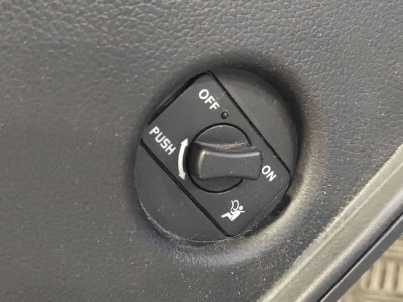 Recambio de salpicadero para ssangyong tivoli premium 4x2 referencia OEM IAM   