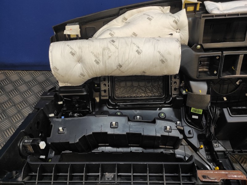 Recambio de salpicadero para ssangyong tivoli premium 4x2 referencia OEM IAM   