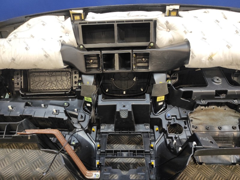 Recambio de salpicadero para ssangyong tivoli premium 4x2 referencia OEM IAM   