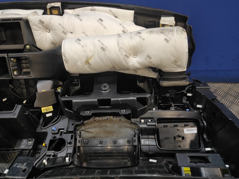 Recambio de salpicadero para ssangyong tivoli premium 4x2 referencia OEM IAM   