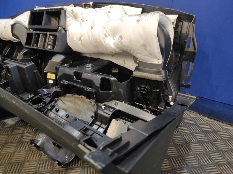 Recambio de salpicadero para ssangyong tivoli premium 4x2 referencia OEM IAM   