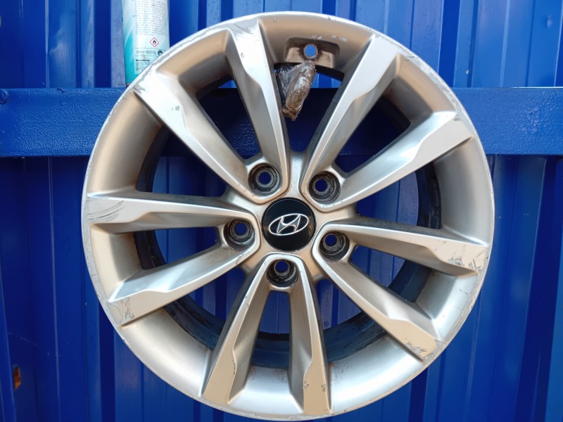 Recambio de llanta para hyundai i40 referencia OEM IAM 529103Z610  