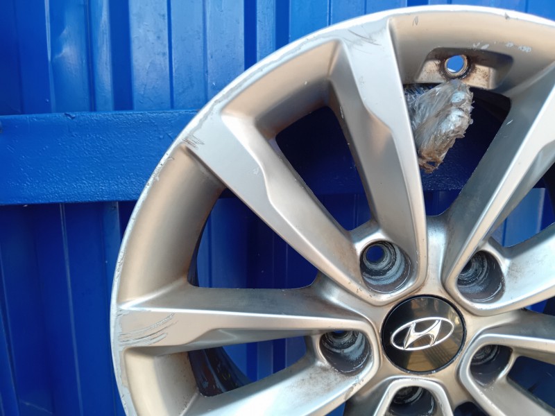 Recambio de llanta para hyundai i40 referencia OEM IAM 529103Z610  