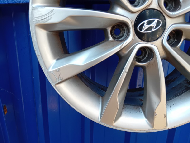 Recambio de llanta para hyundai i40 referencia OEM IAM 529103Z610  