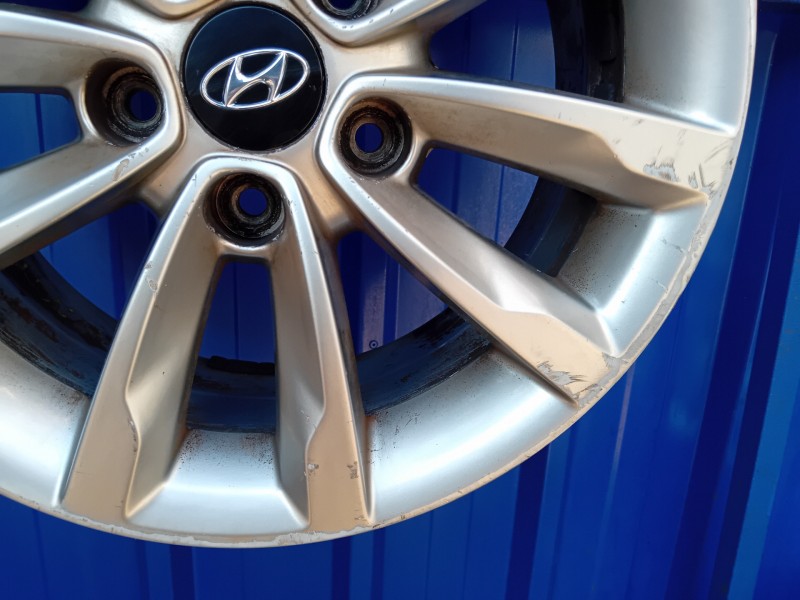 Recambio de llanta para hyundai i40 referencia OEM IAM 529103Z610  