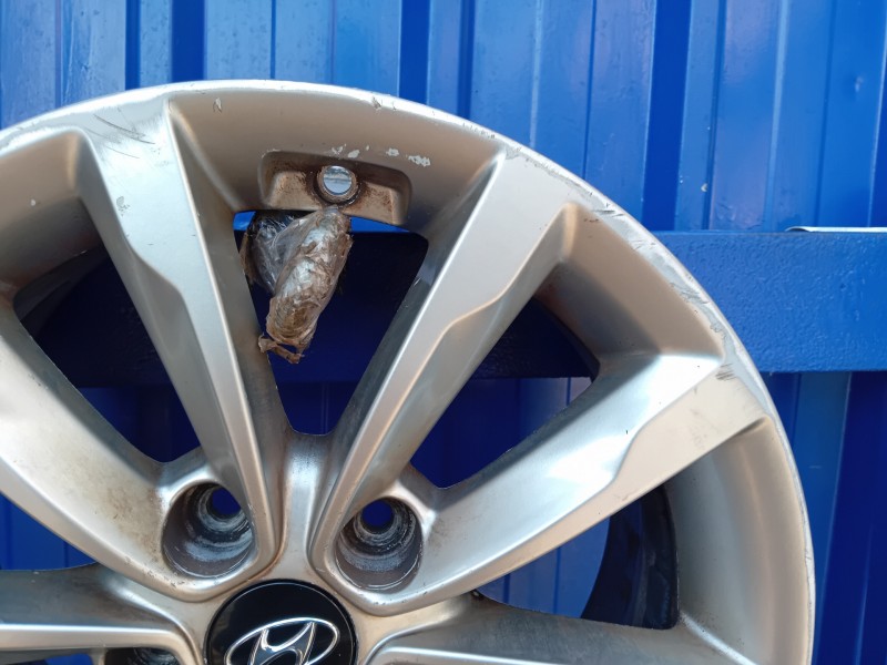 Recambio de llanta para hyundai i40 referencia OEM IAM 529103Z610  