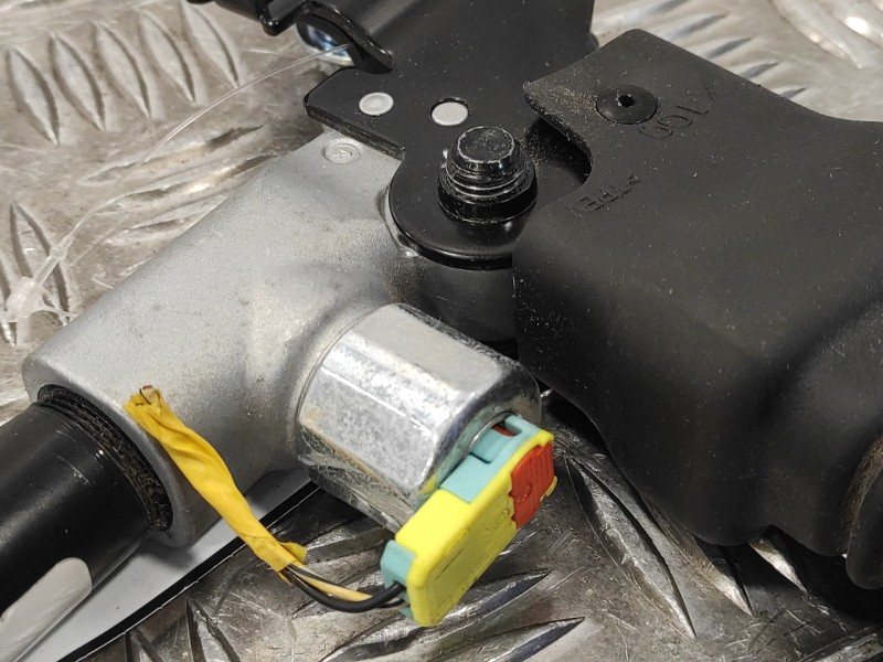 Recambio de pretensor cinturon delantero derecho para ssangyong tivoli premium 4x2 referencia OEM IAM 7466235000LBH  