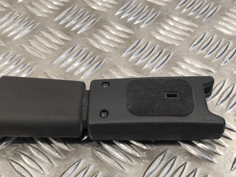 Recambio de pretensor cinturon delantero derecho para ssangyong tivoli premium 4x2 referencia OEM IAM 7466235000LBH  