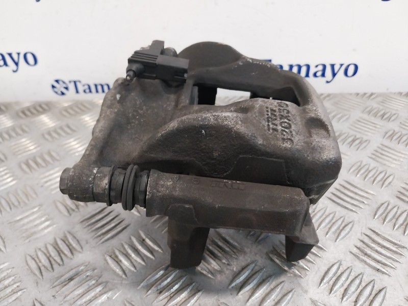 Recambio de pinza freno delantera derecha para mercedes-benz clase gla (w156) referencia OEM IAM 320X30  