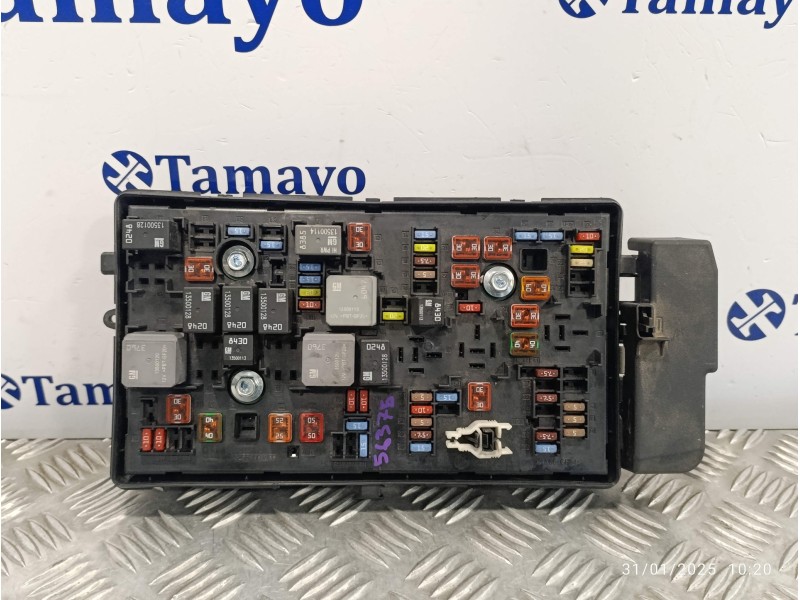 Recambio de caja reles / fusibles para opel insignia berlina 2.0 cdti cat referencia OEM IAM 544949969 13275881 13255300
