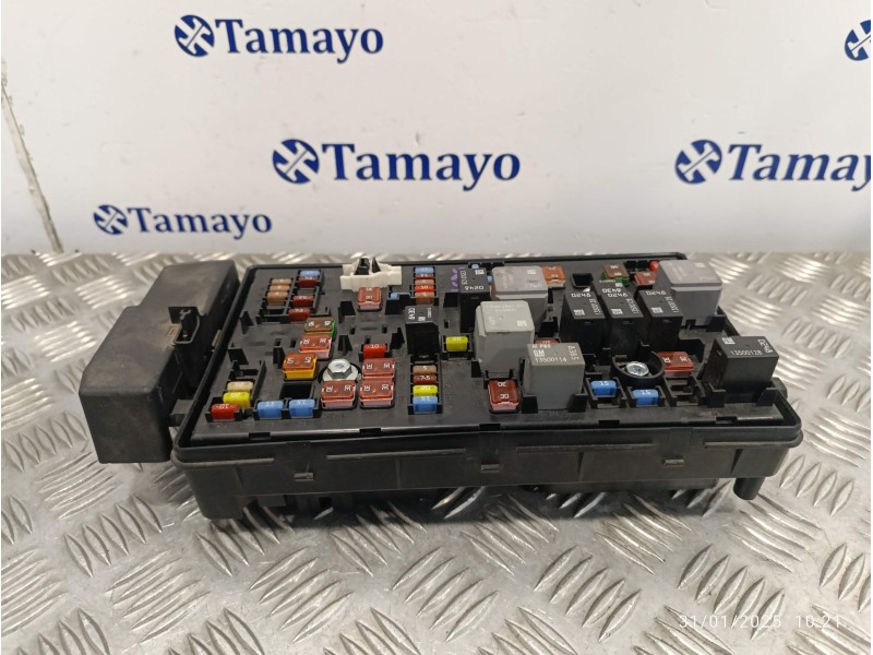 Recambio de caja reles / fusibles para opel insignia berlina 2.0 cdti cat referencia OEM IAM 544949969 13275881 13255300