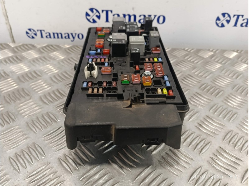 Recambio de caja reles / fusibles para opel insignia berlina 2.0 cdti cat referencia OEM IAM 544949969 13275881 13255300