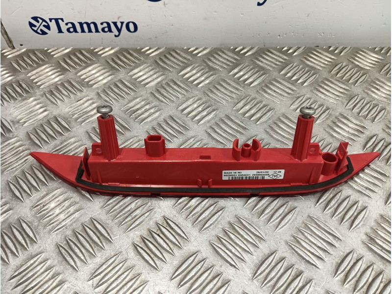 Recambio de piloto trasero central para smart forfour eq referencia OEM IAM 265900344R  89250031