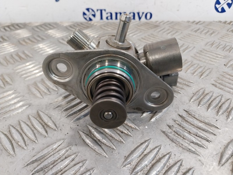 Recambio de bomba inyeccion para mercedes-benz clase gla (w156) referencia OEM IAM A2700700501  0261520212