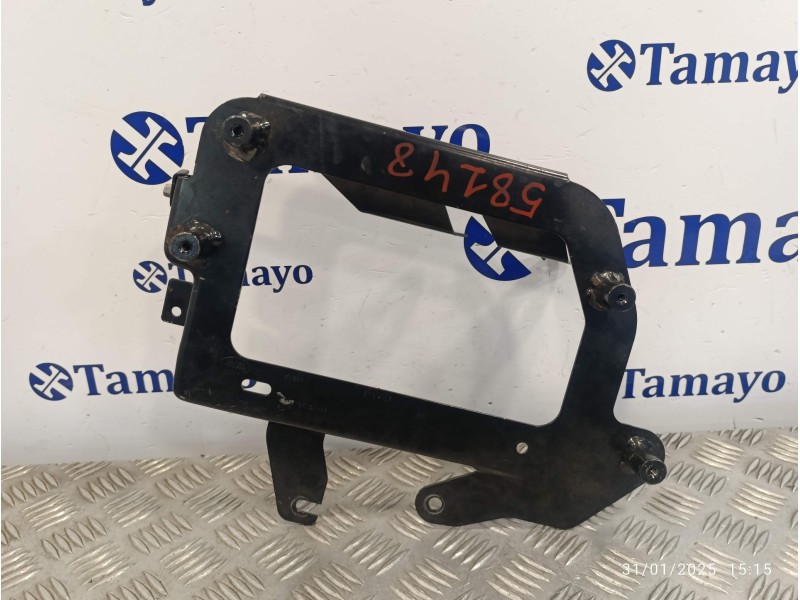 Recambio de soporte radiador central para land rover discovery sport referencia OEM IAM GJ326K767AB  
