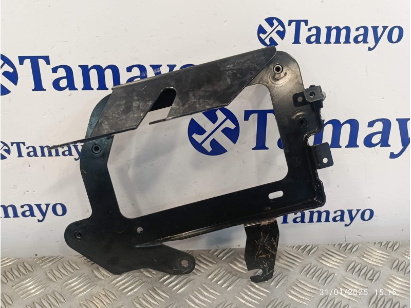 Recambio de soporte radiador central para land rover discovery sport referencia OEM IAM GJ326K767AB  