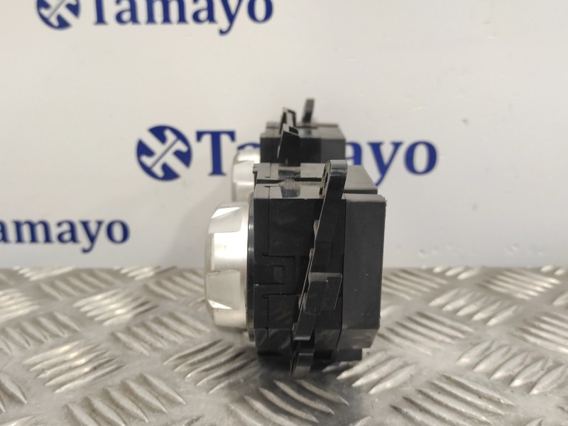 Recambio de mando climatizador para subaru forester s12 2.0 diesel cat referencia OEM IAM 72311SC060  T1007170DB