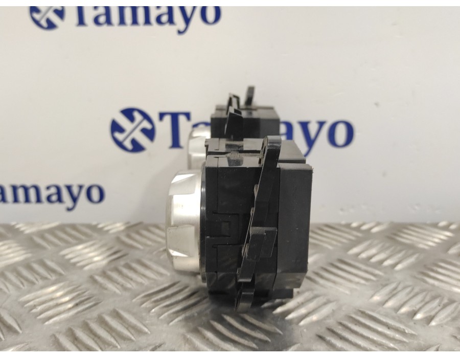 Recambio de mando climatizador para subaru forester s12 2.0 diesel cat referencia OEM IAM 72311SC060  T1007170DB