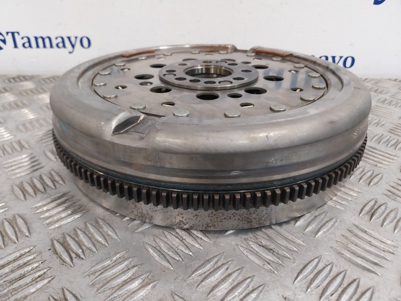 Recambio de volante motor bi-masa para mercedes-benz clase gla (w156) referencia OEM IAM A2700301005  18578997