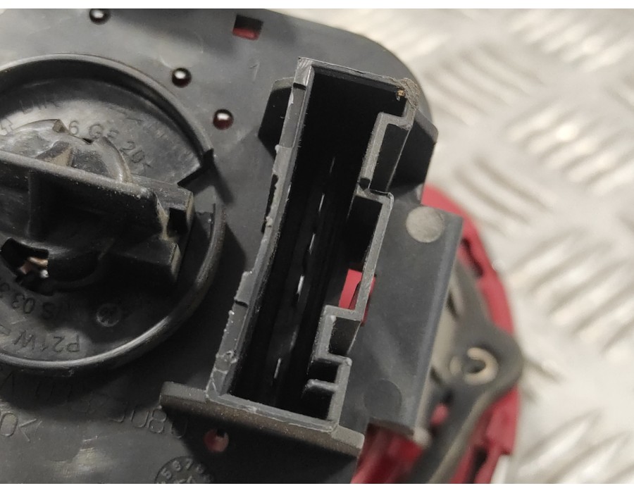 Recambio de piloto trasero izquierdo para bmw mini (r56) 1.6 16v cat referencia OEM IAM 2751307 0337300 2753625