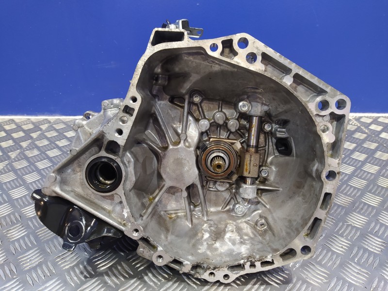 Recambio de caja cambios para toyota aygo 1.0 cat referencia OEM IAM 1KRFE  