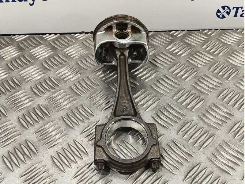 Recambio de piston para mazda 3 berlina (bp) referencia OEM IAM KS1275  