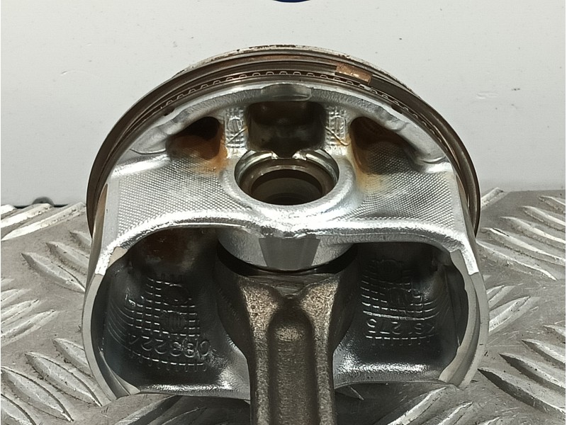 Recambio de piston para mazda 3 berlina (bp) referencia OEM IAM KS1275  