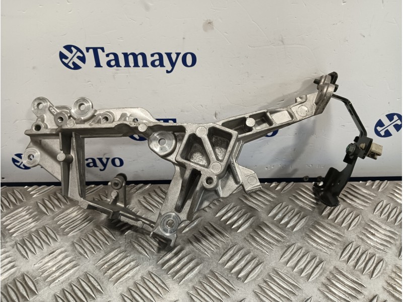 Recambio de soporte alternador para land rover discovery sport referencia OEM IAM G4D39L456DC  