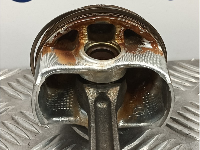 Recambio de piston para mazda 3 berlina (bp) referencia OEM IAM KS1275  