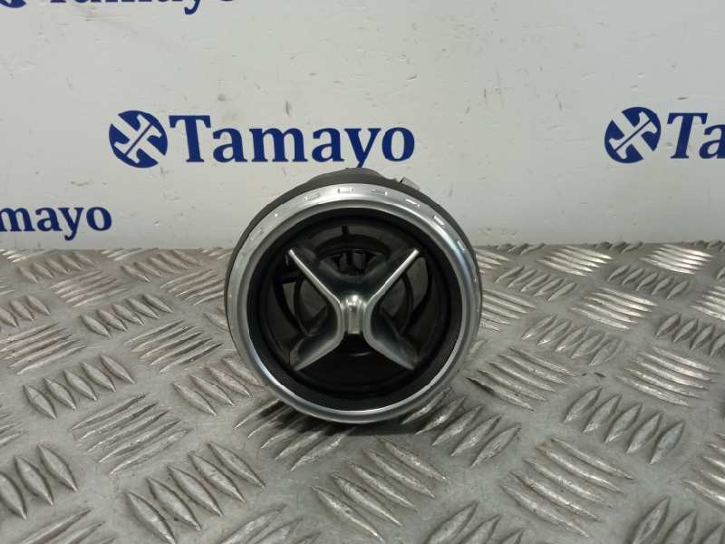 Recambio de rejilla aireadora para mercedes-benz clase gla (w156) referencia OEM IAM A1568300154  Y093243100D
