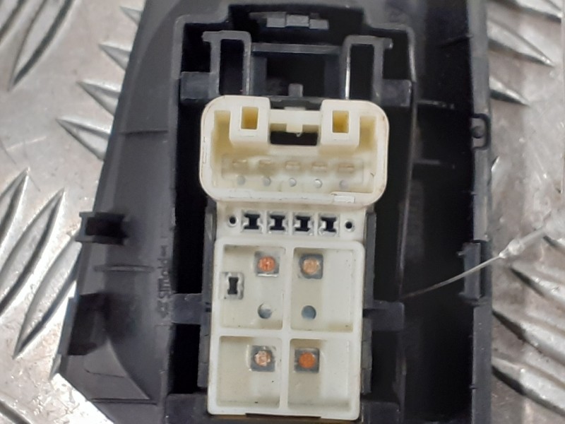 Recambio de mando elevalunas delantero derecho para toyota aygo 1.0 cat referencia OEM IAM   