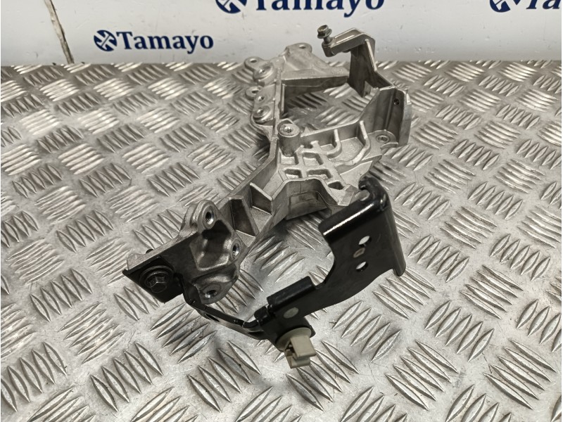 Recambio de soporte alternador para land rover discovery sport referencia OEM IAM G4D39L456DC  