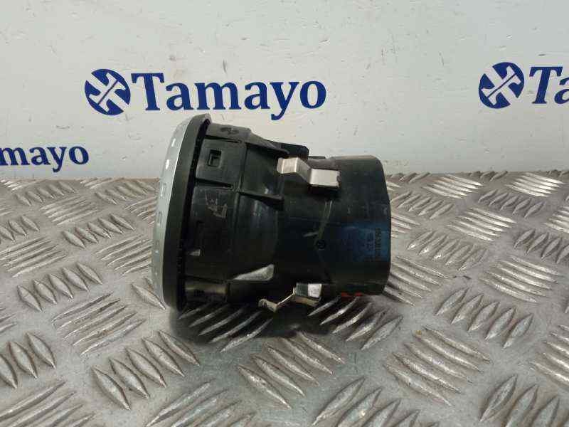 Recambio de rejilla aireadora para mercedes-benz clase gla (w156) referencia OEM IAM A1568300154  Y093243100D